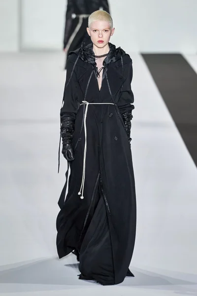 Look 25